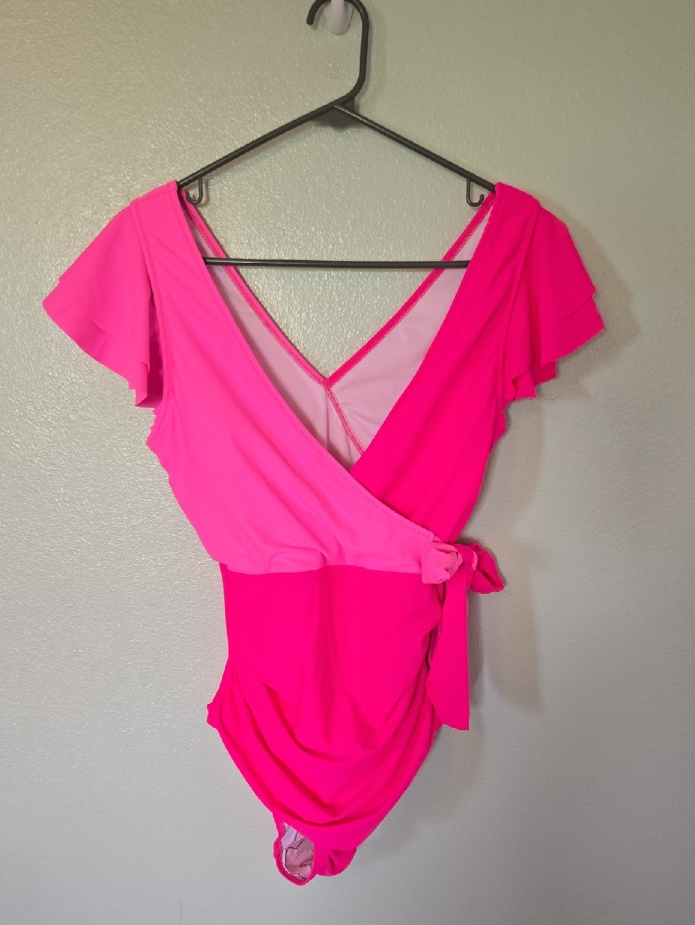 Blooming Jelly | NWT Bright Pink Tummy Control One Piece Swimsuit Size Medium - Picture 4 of 10
